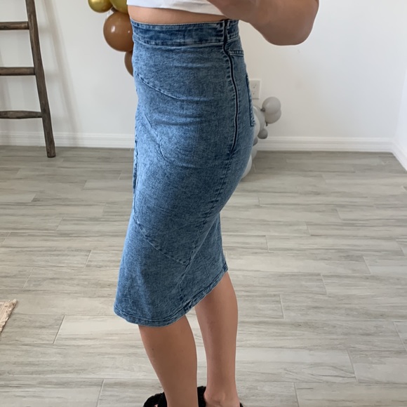 Denim acid washed split pencil blue jean skirt, stretchy and comfy / Size S - Picture 6 of 17